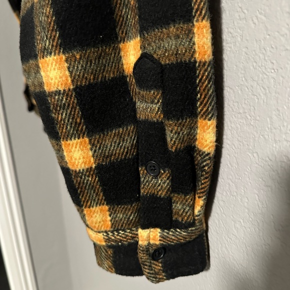 Urban Outfitters Grunge Black Yellow Heavy Plaid Flannel Jacket in Medium - Picture 9 of 11
